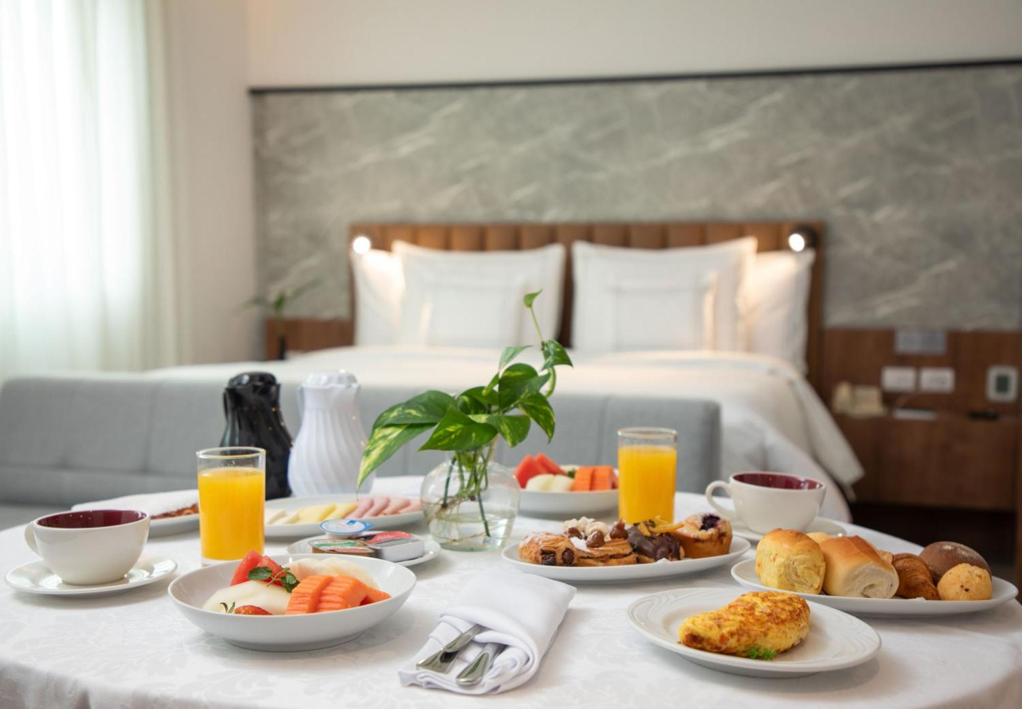 Готель Melia Jardim Europa Сан-Паулу Екстер'єр фото A breakfast in bed