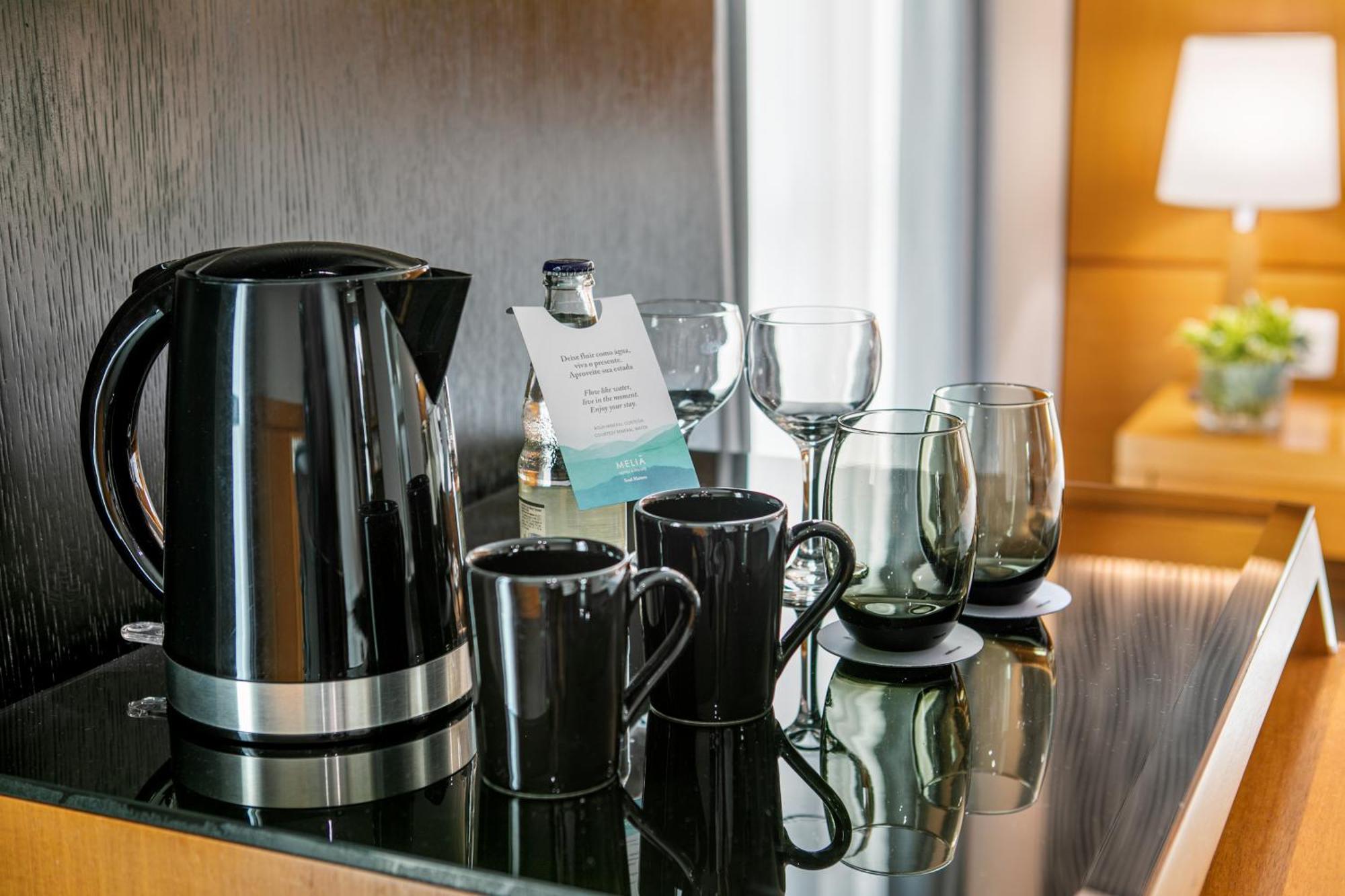 Готель Melia Jardim Europa Сан-Паулу Екстер'єр фото A kettle in a hotel room